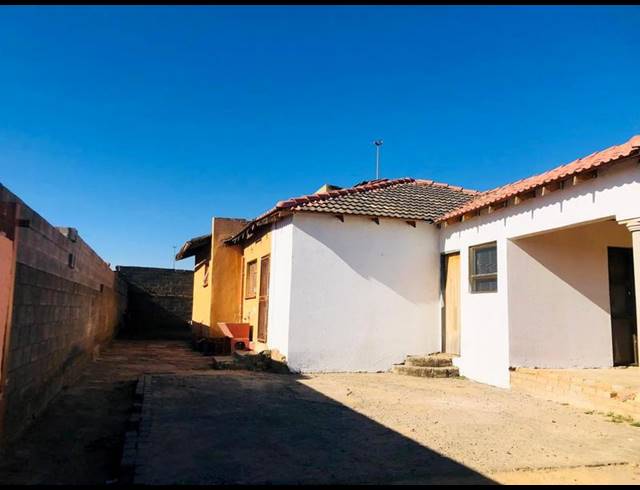 3 BEDROOM HOUSE FOR SALE IN DOBSONVILLE